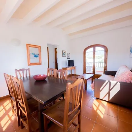 Duplex Es Brucs شقة *